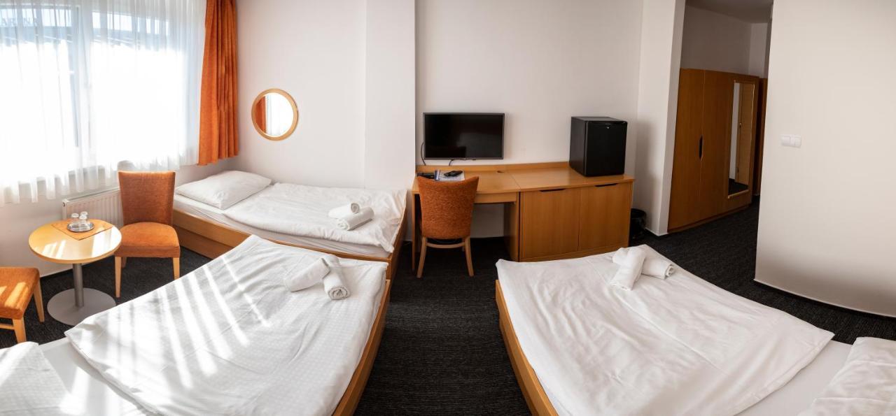 Hotel Puls 오스트라바 외부 사진
